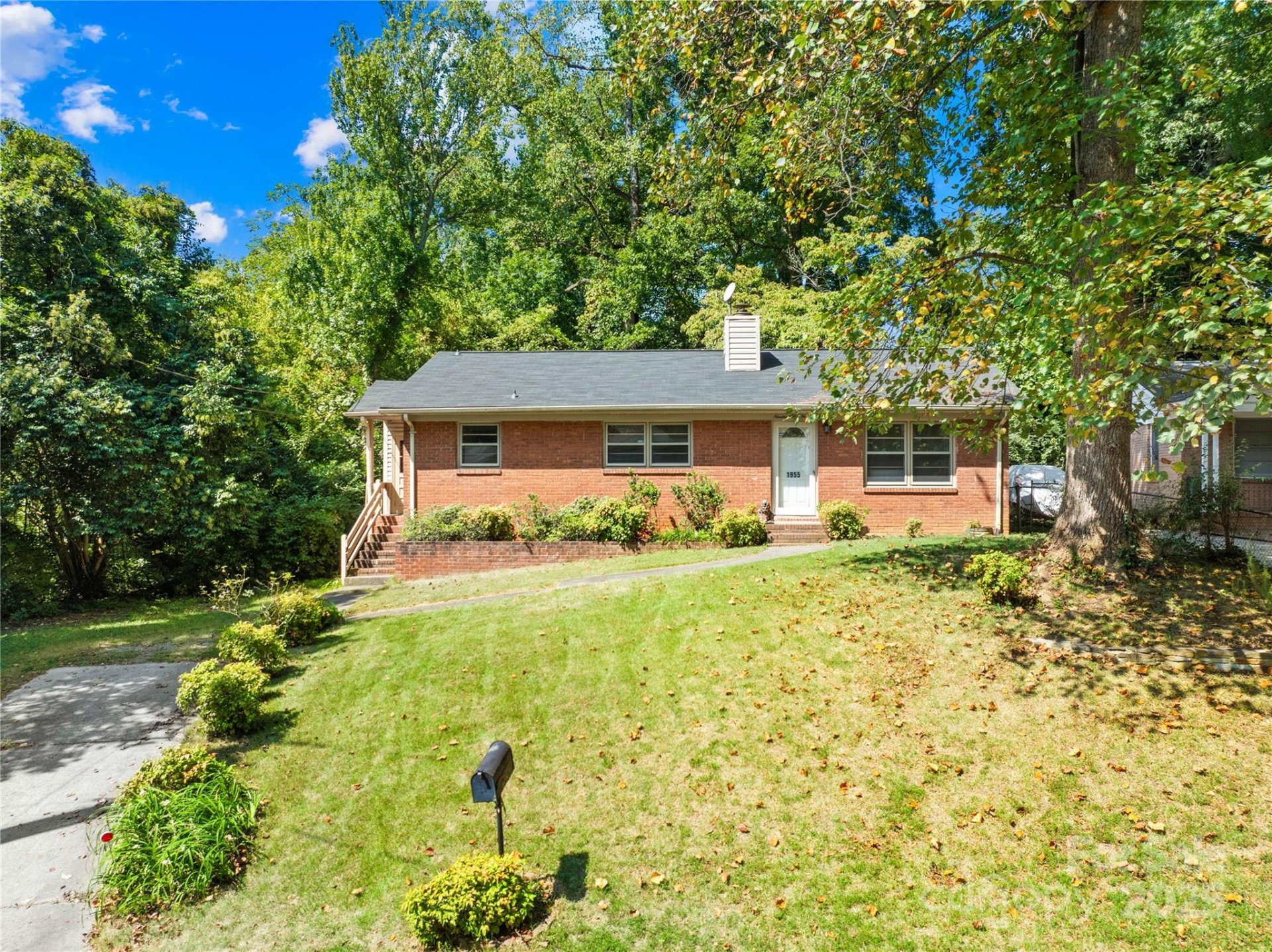 Property image 1 at 1955 Arnold Drive, Charlotte, NC 28205