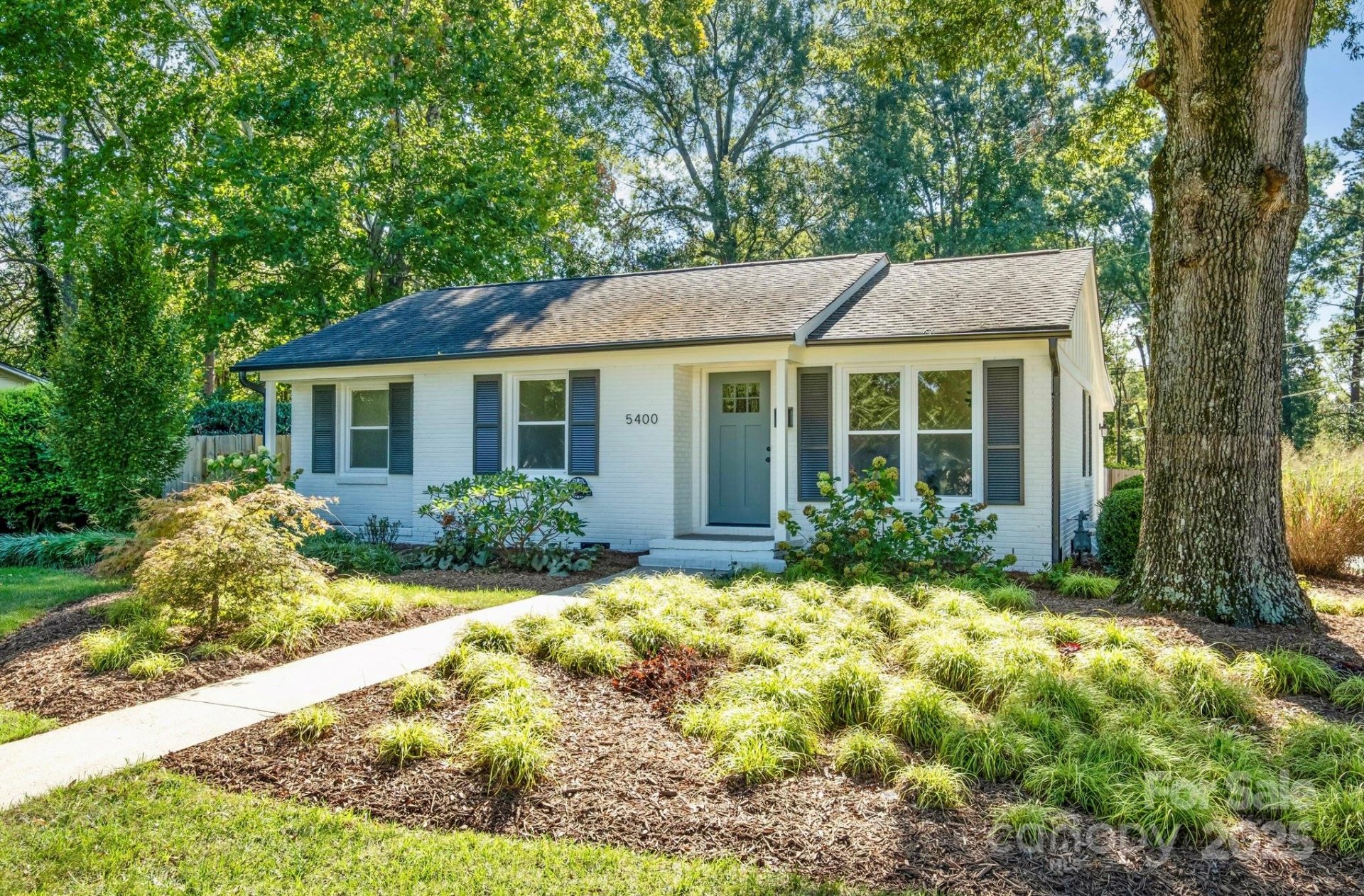 Property image 1 at 5400 Larchmont Avenue, Charlotte, NC 28215