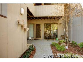 Property image 2 at 17 Lakemoor Lane, Hendersonville, NC 28739