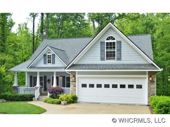 Property image 1 at 14 Sweetgum Trl, Hendersonville, NC 28739