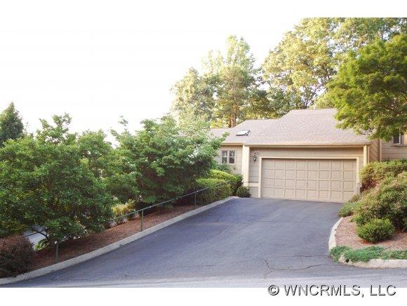 Property image 1 at 102 Beaver Ridge Road, Asheville, NC 28804