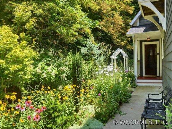 Property image 1 at 27 Hawk View, Asheville, NC 28804