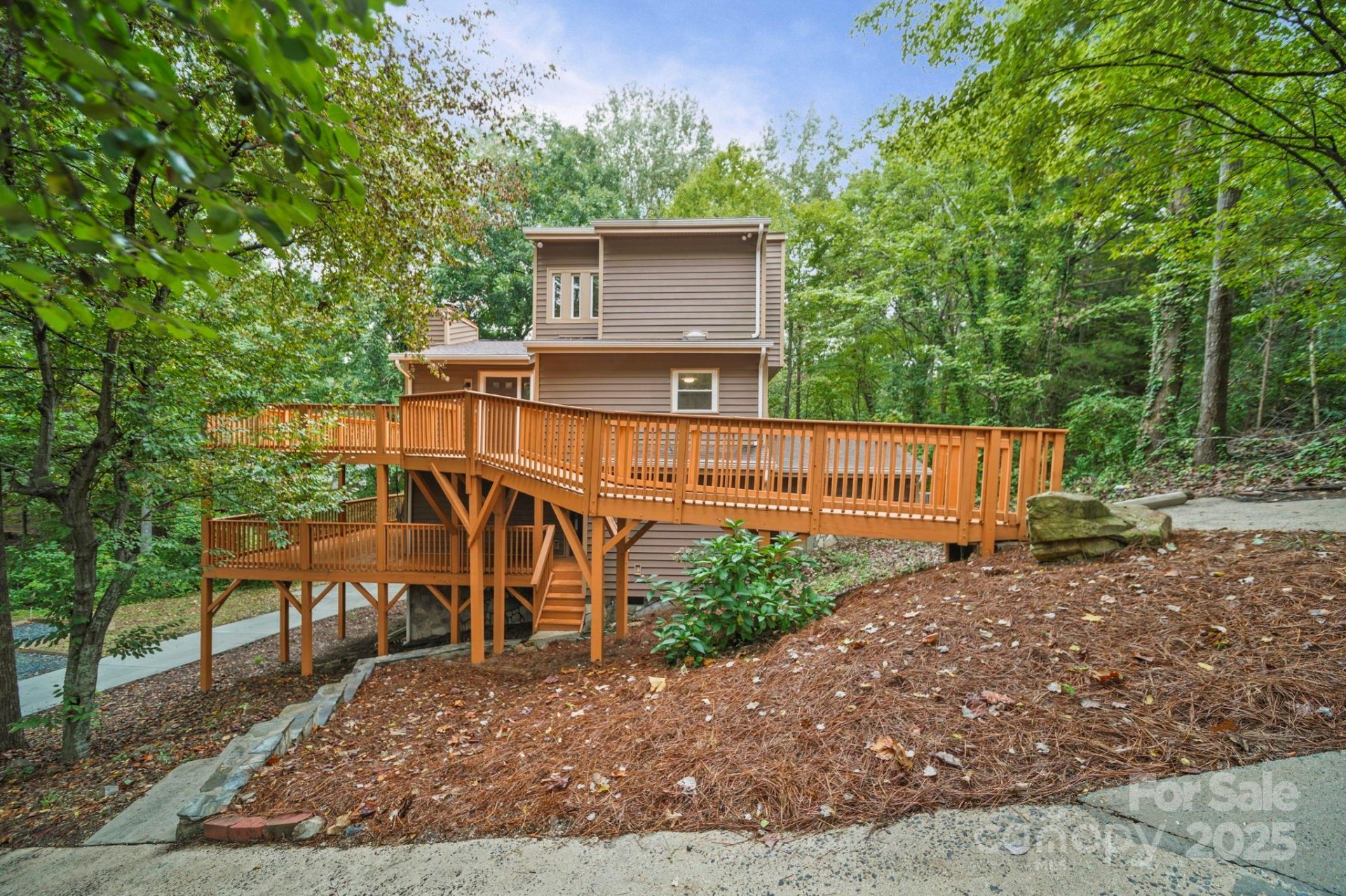 Property at 8012 Briardale Drive, Charlotte, NC 28212