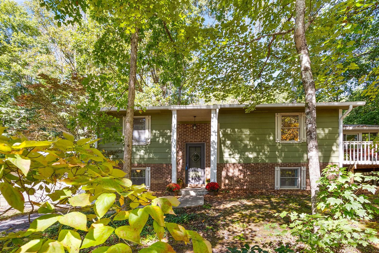 Property at 21 Fox Run Drive, Hendersonville, NC 28792