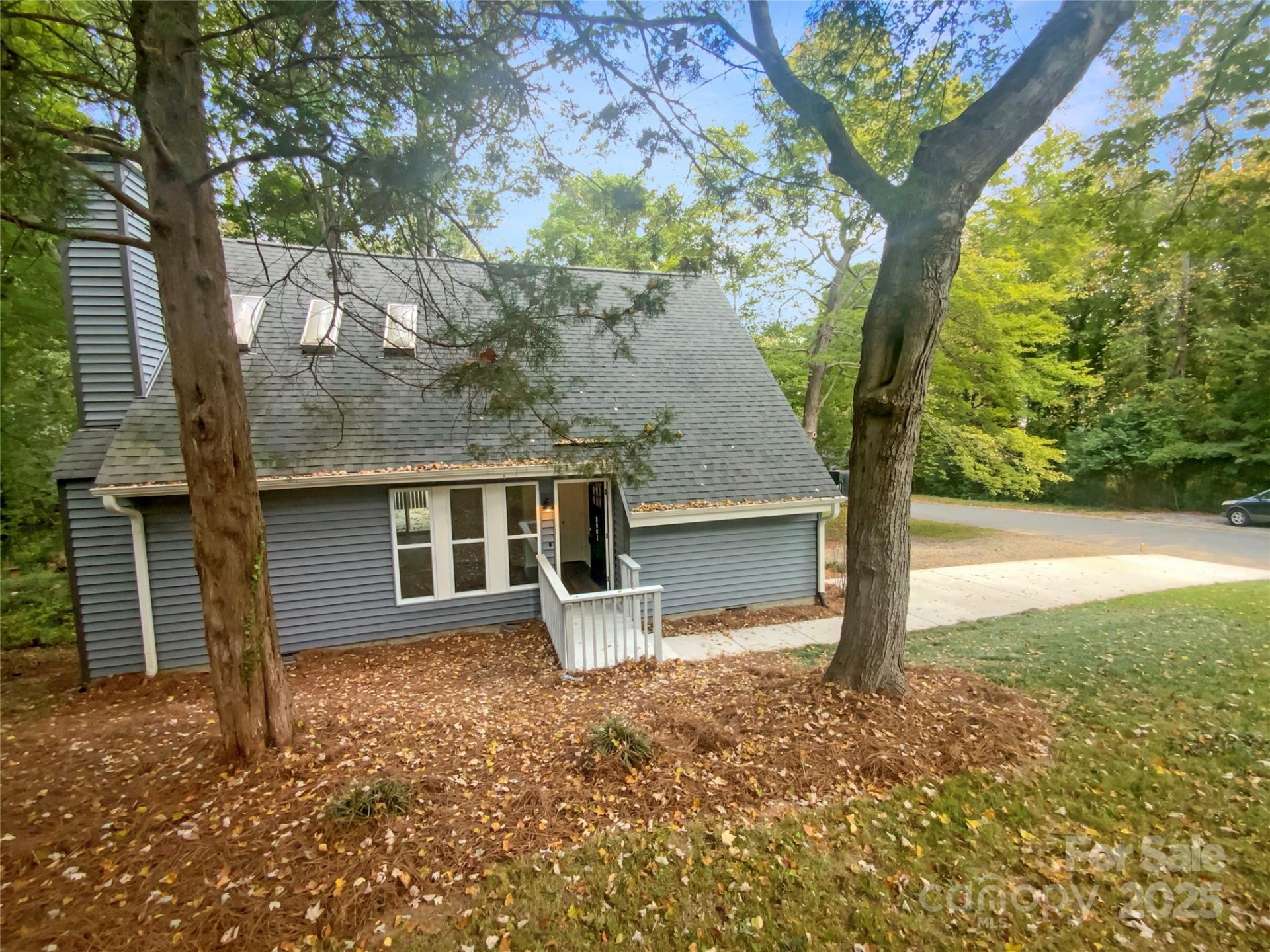 Property image 1 at 8001 Briardale Drive, Charlotte, NC 28212