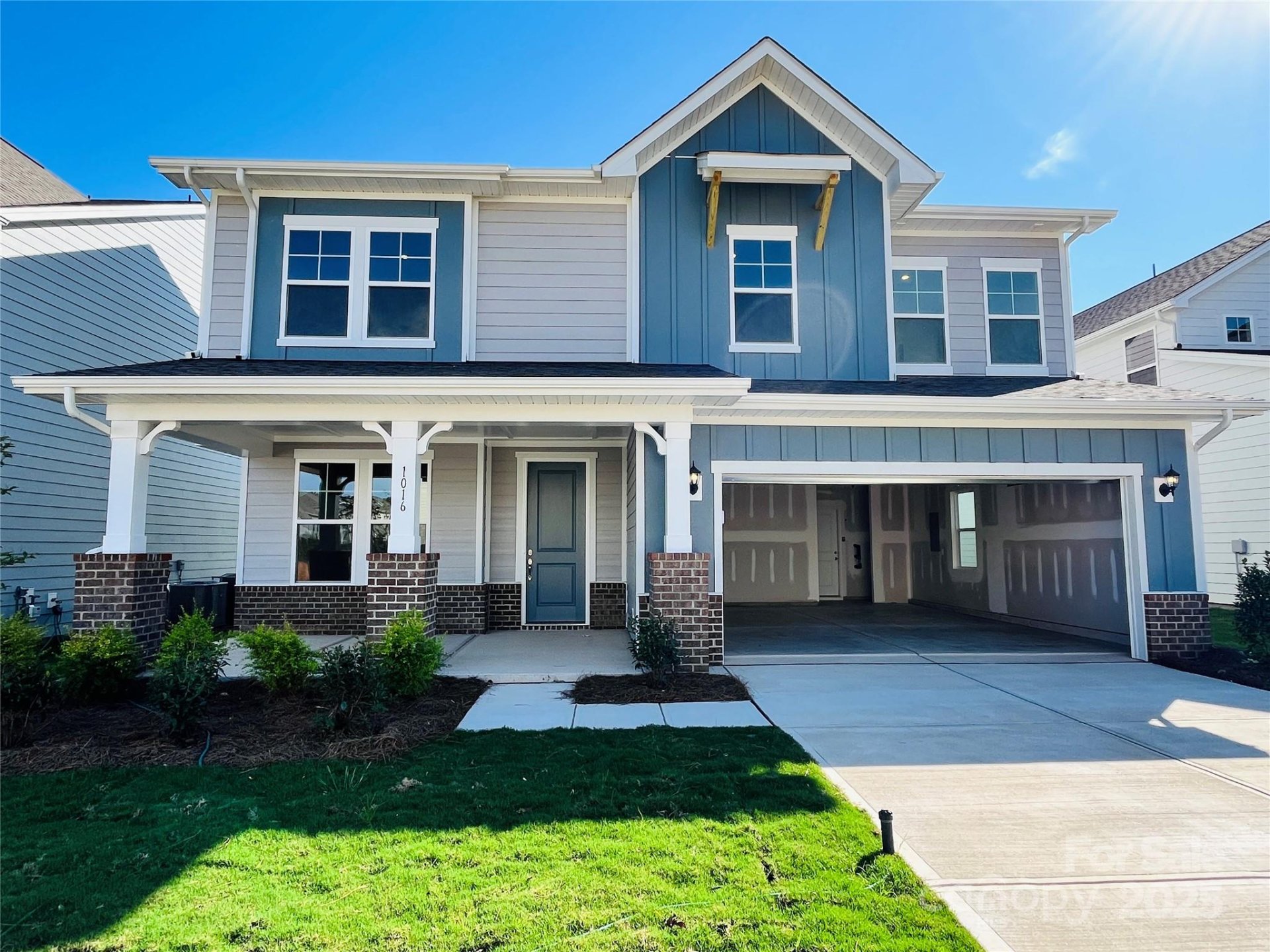 1016 Broken Spur Road