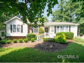 Property image 1 at 5 Old Applewood Lane, Hendersonville, NC 28739