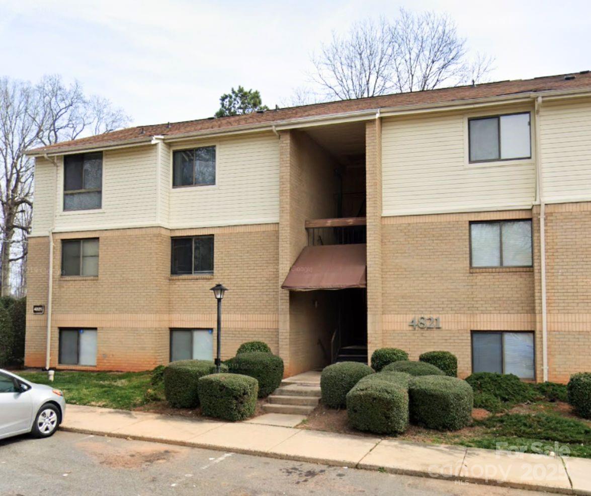 4821 Spring Lake Drive