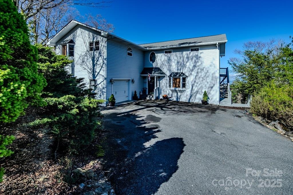 Property at 112 N Pinnacle Ridge Road, Beech Mountain, NC 28604