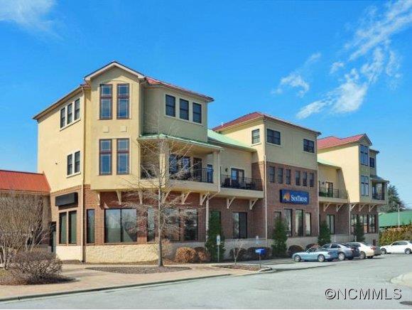 Property image 1 at 475k S Church St, Hendersonville, NC 28792