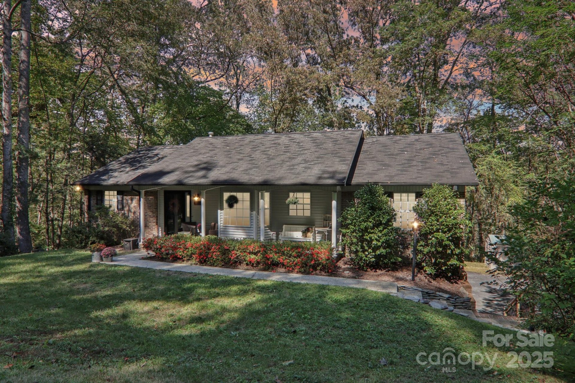 425 Hunters Glen Lane