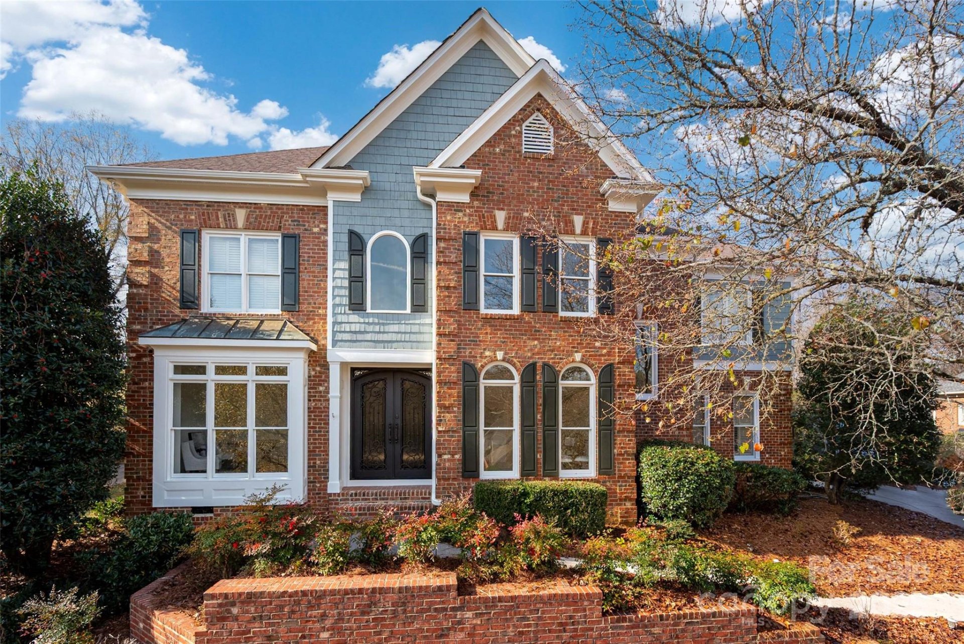 Piper Glen, Charlotte community