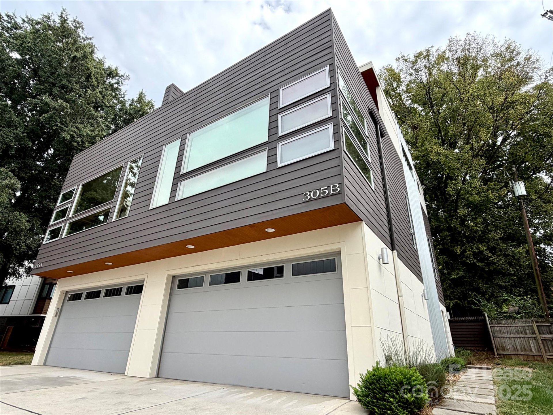 Property image 1 at 305 Mcninch Street, Charlotte, NC 28202