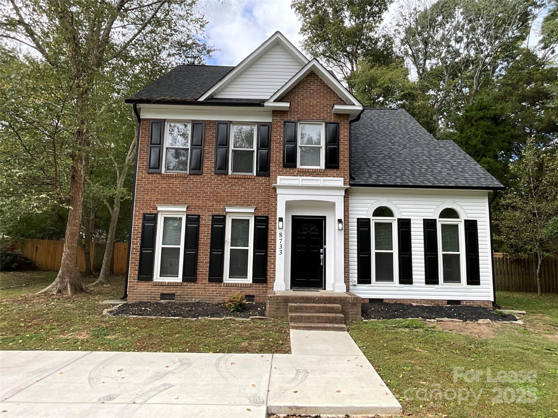 Property at 8733 Canter Post Drive, Charlotte, NC 28216