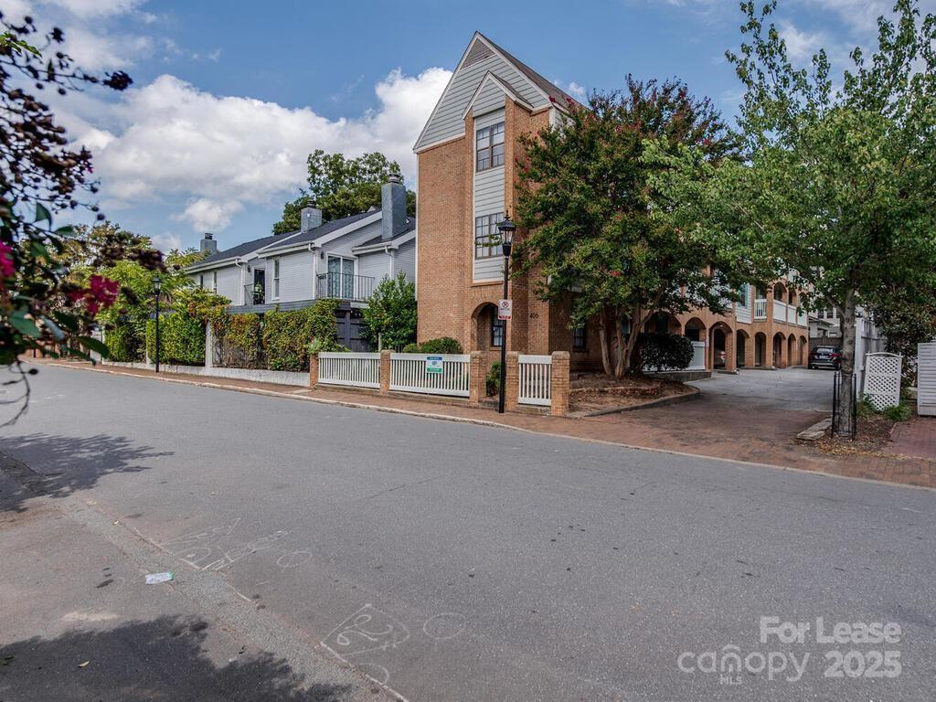 Property at 406 W 9th Street, Charlotte, NC 28202