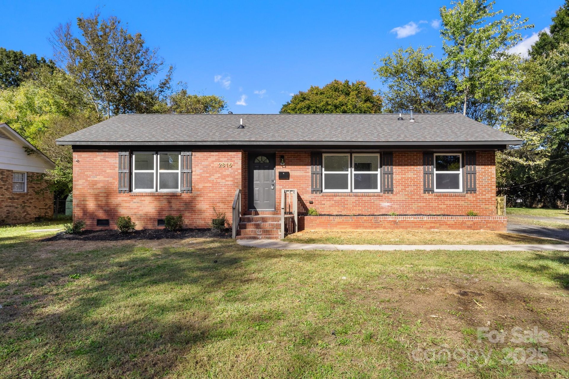 Property image 1 at 2816 Dalecrest Drive, Charlotte, NC 28269