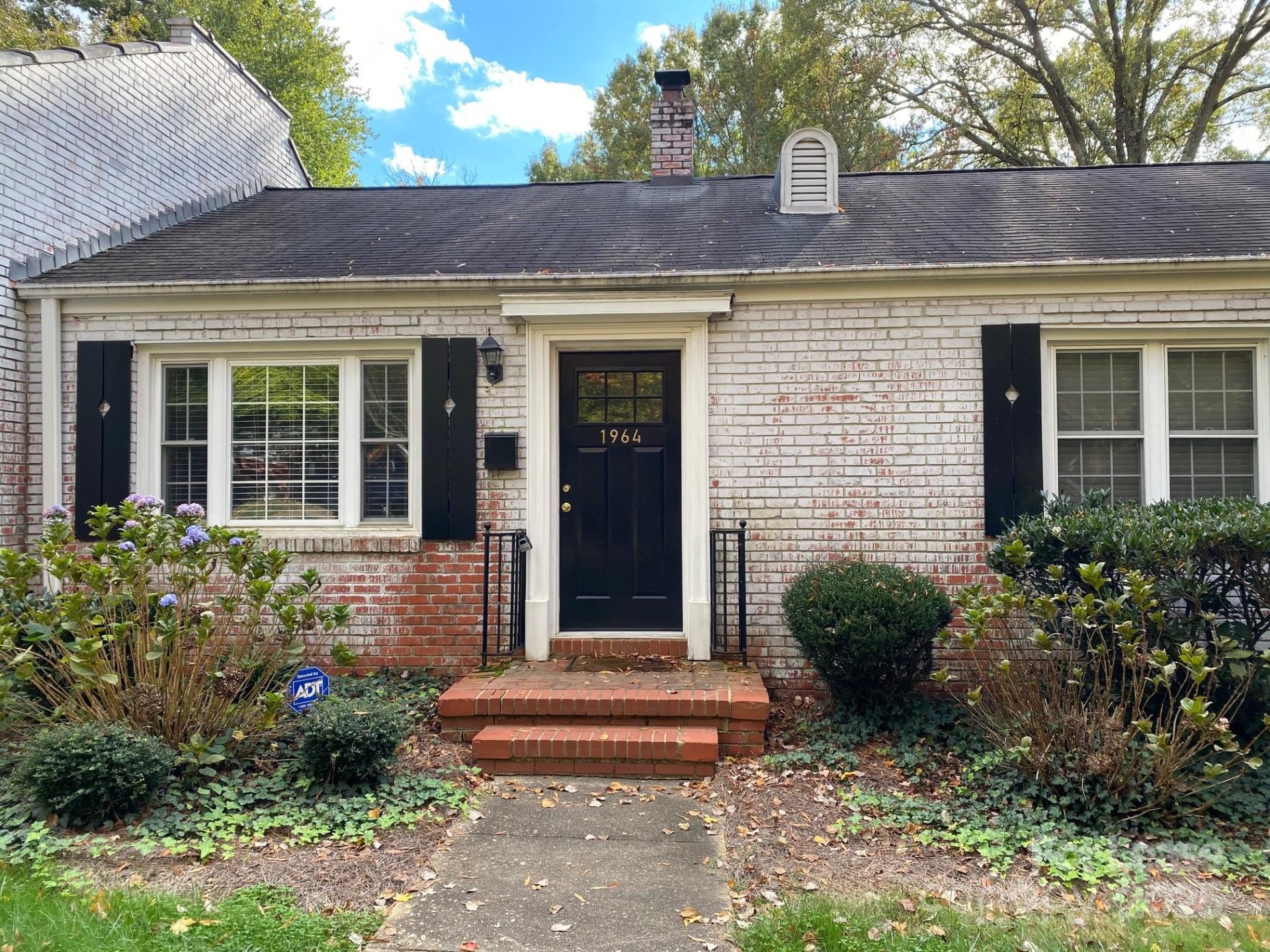 Property image 1 at 1964 Lynnwood Drive, Charlotte, NC 28209