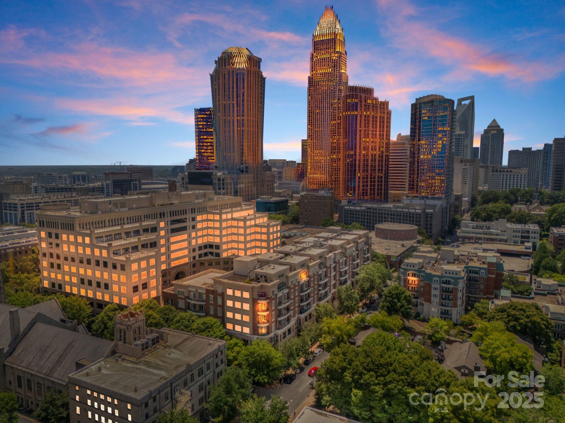 400 North Church, Charlotte community