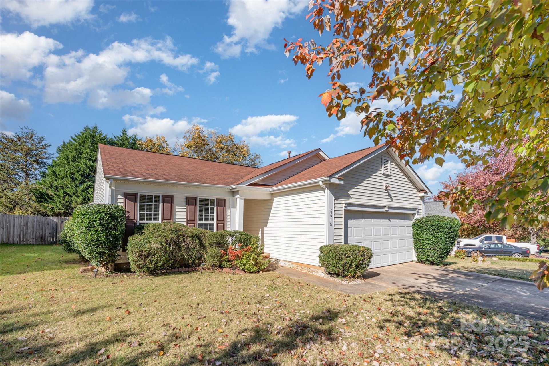 Property image 1 at 6615 Wandering Creek Drive, Charlotte, NC 28216