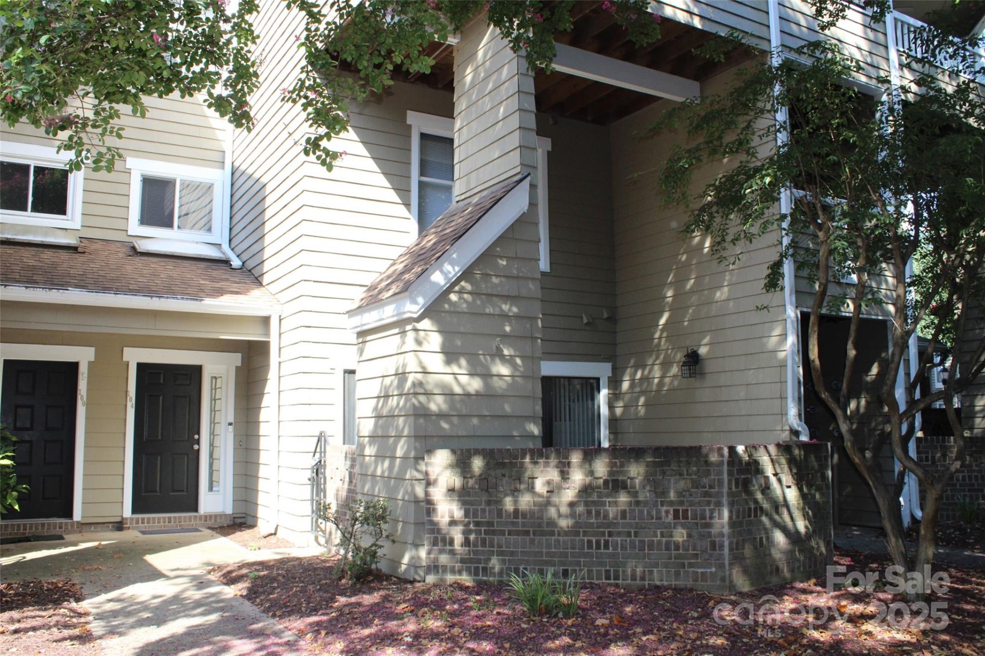 Property at 427 W 8th Street, Charlotte, NC 28202