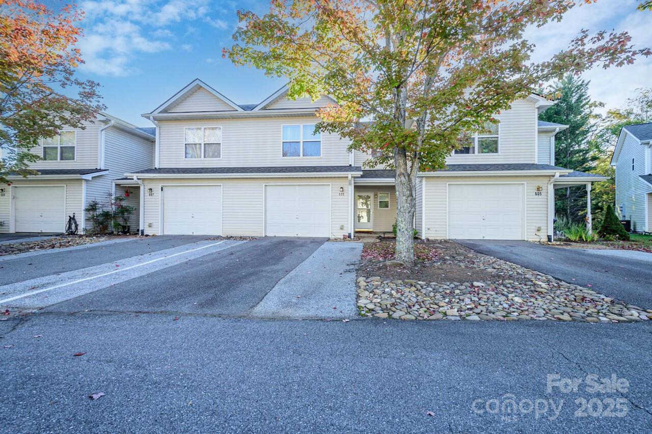 606 Olde Covington Way