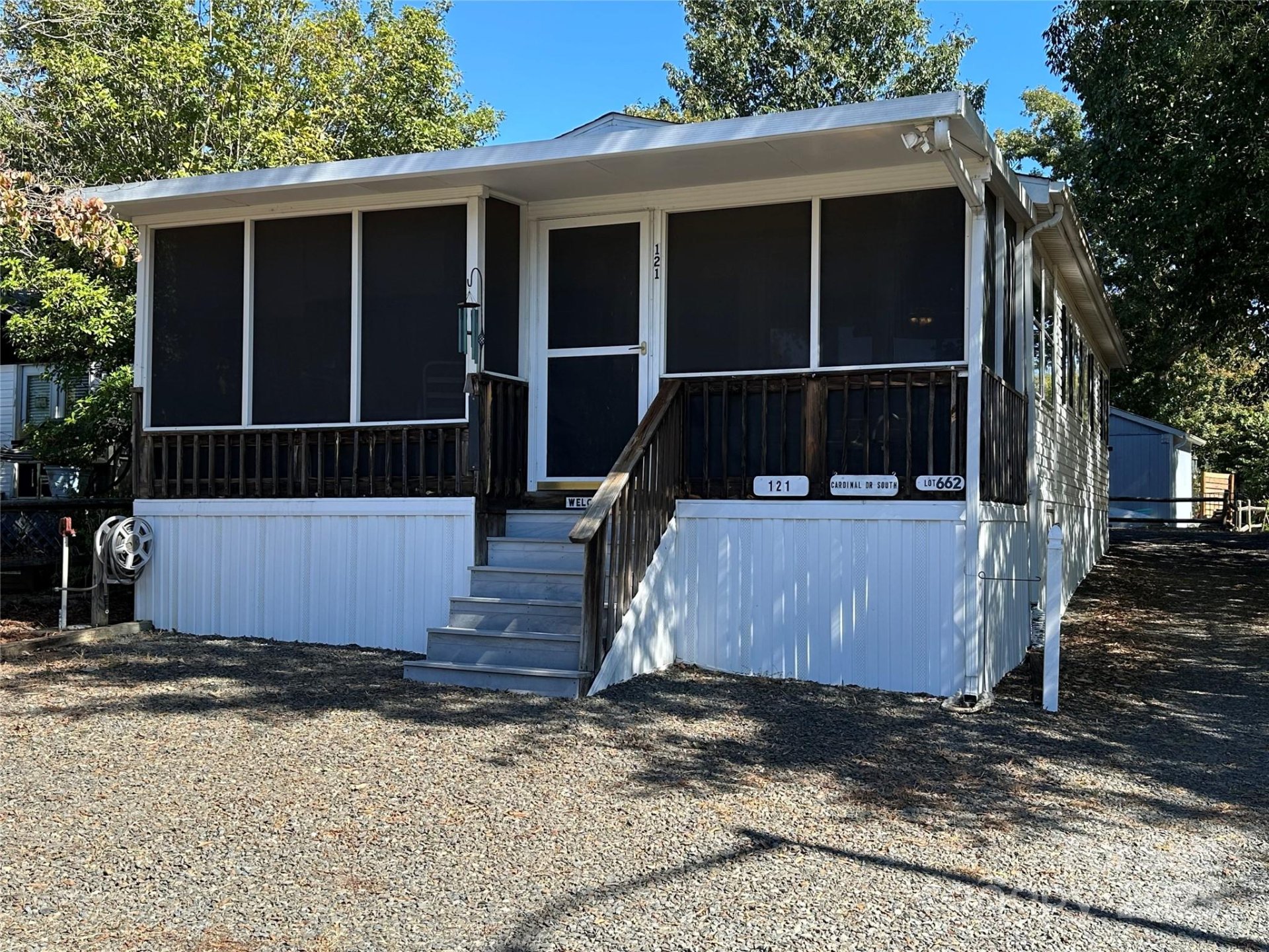 121 S Cardinal Drive