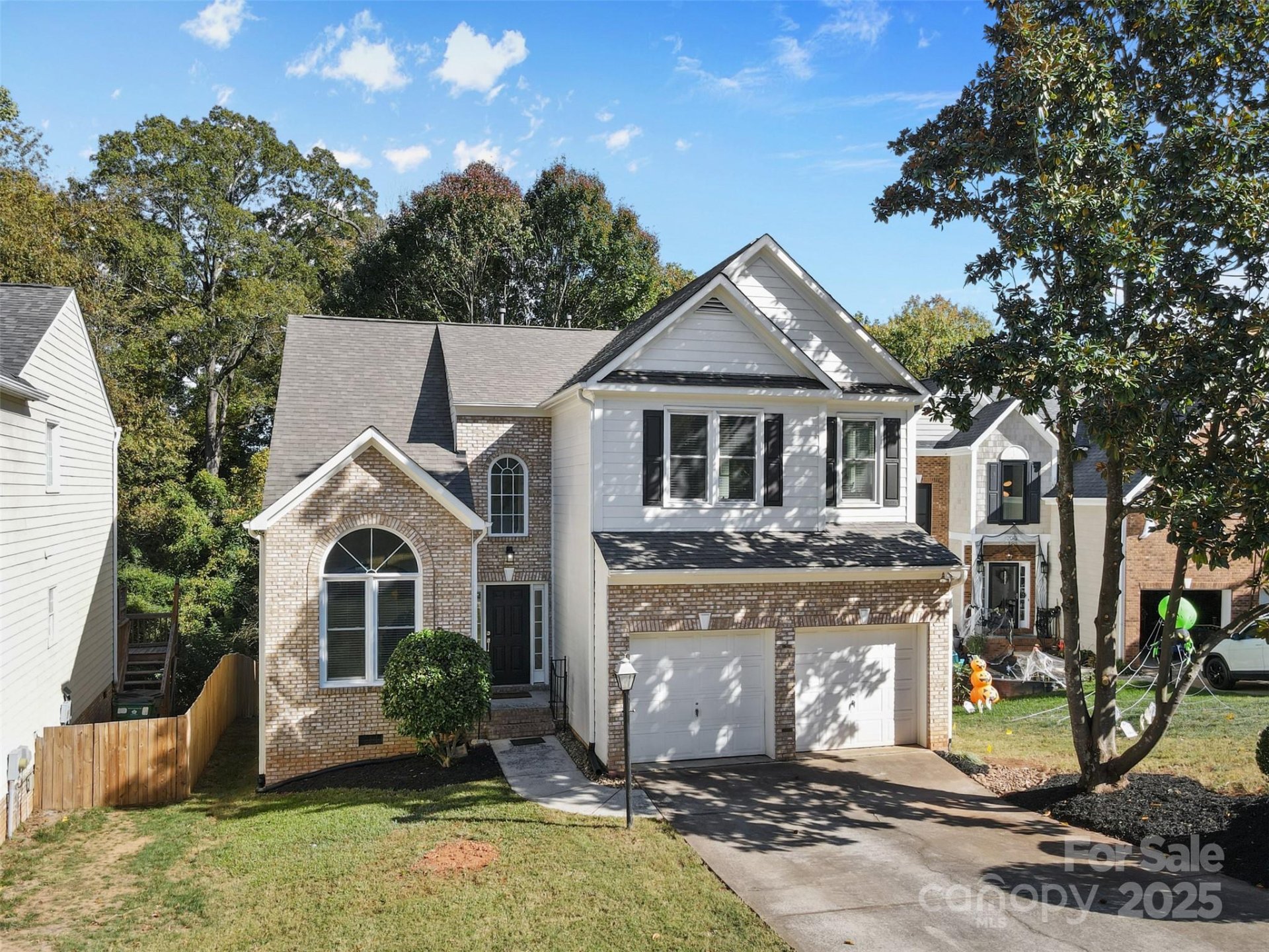 Property image 1 at 2016 Sablewood Drive, Charlotte, NC 28205