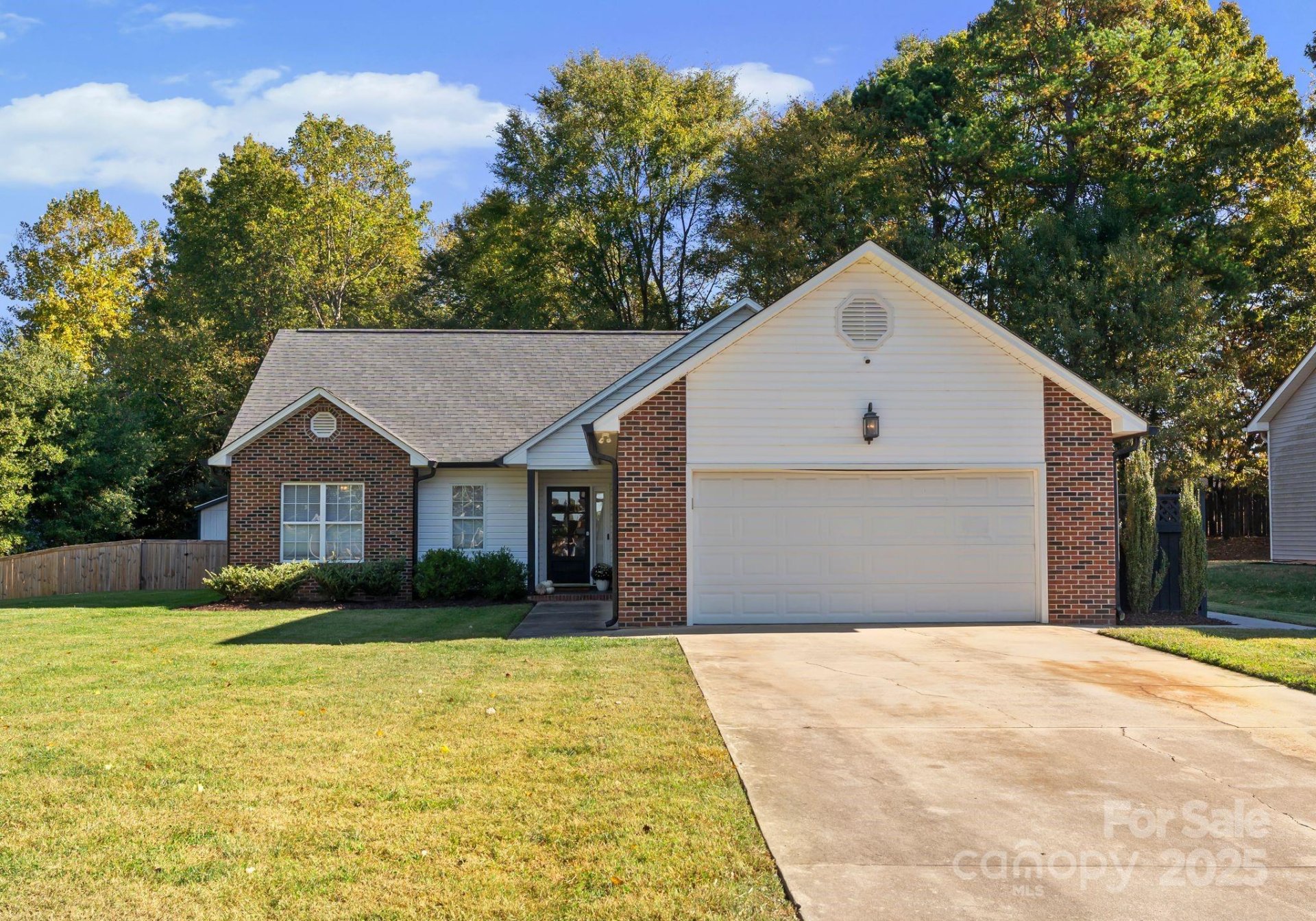 Property image 1 at 611 Emerson Drive, Mooresville, NC 28115