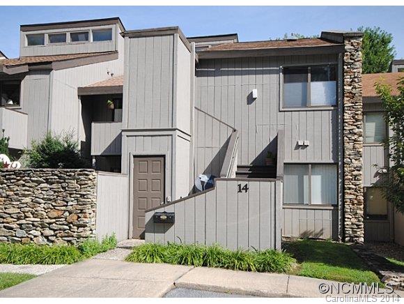 Property image 1 at 14 Lakemoor Ln, Hendersonville, NC 28739