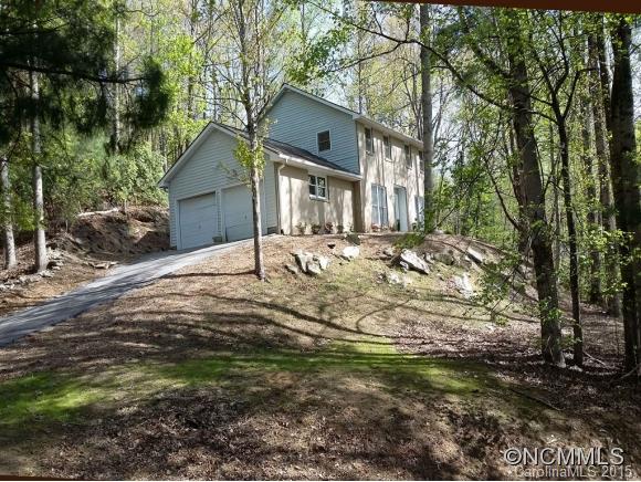 Property image 1 at 122 Solar Lane, Hendersonville, NC 28739