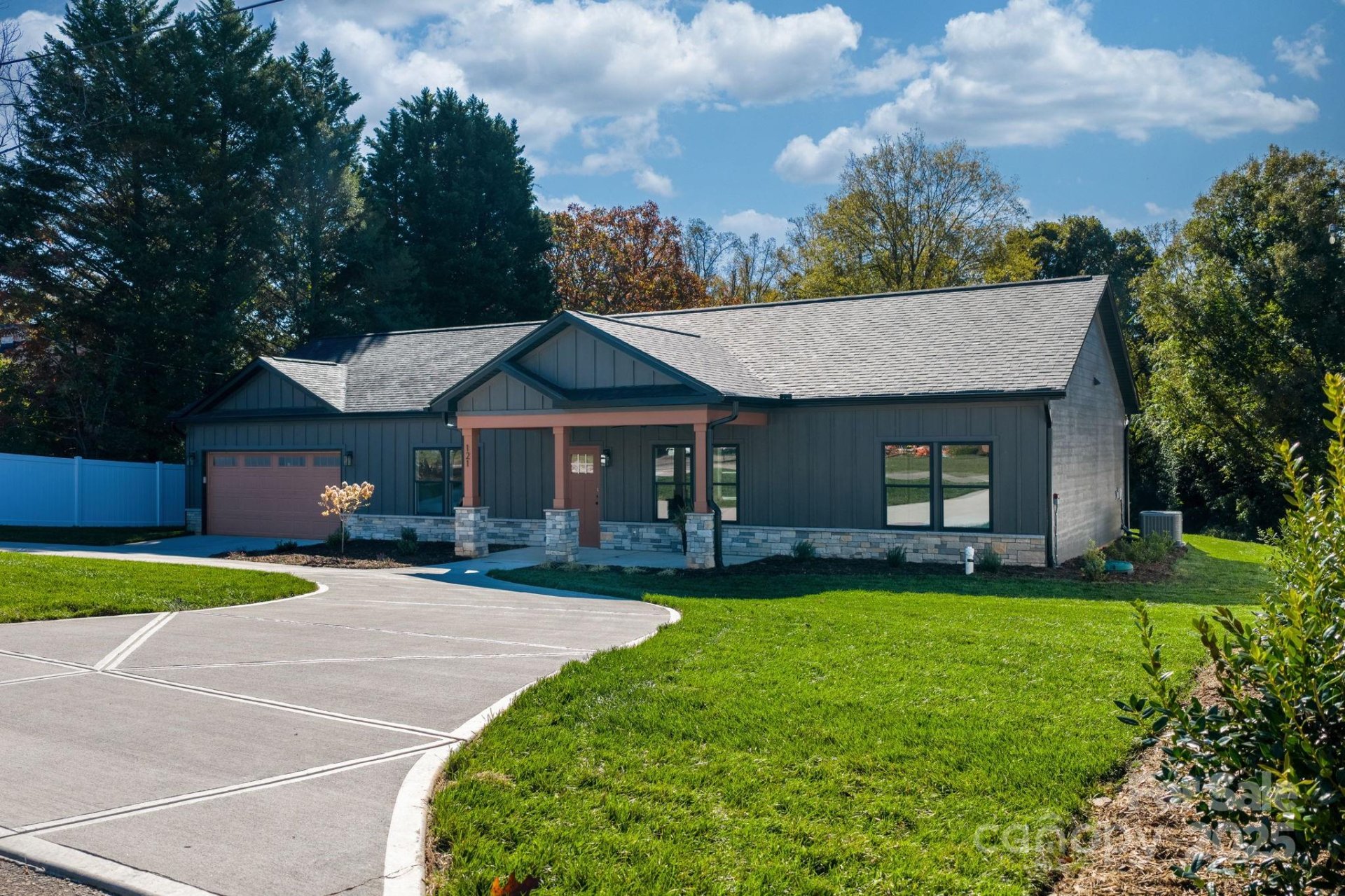 Property at 121 31st Avenue, Hickory, NC 28601