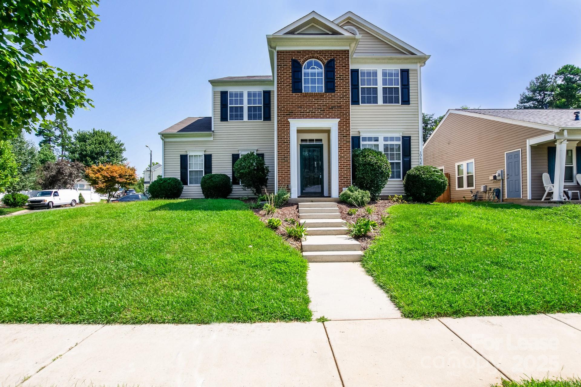 Property image 1 at 10438 Hugue Way, Charlotte, NC 28214