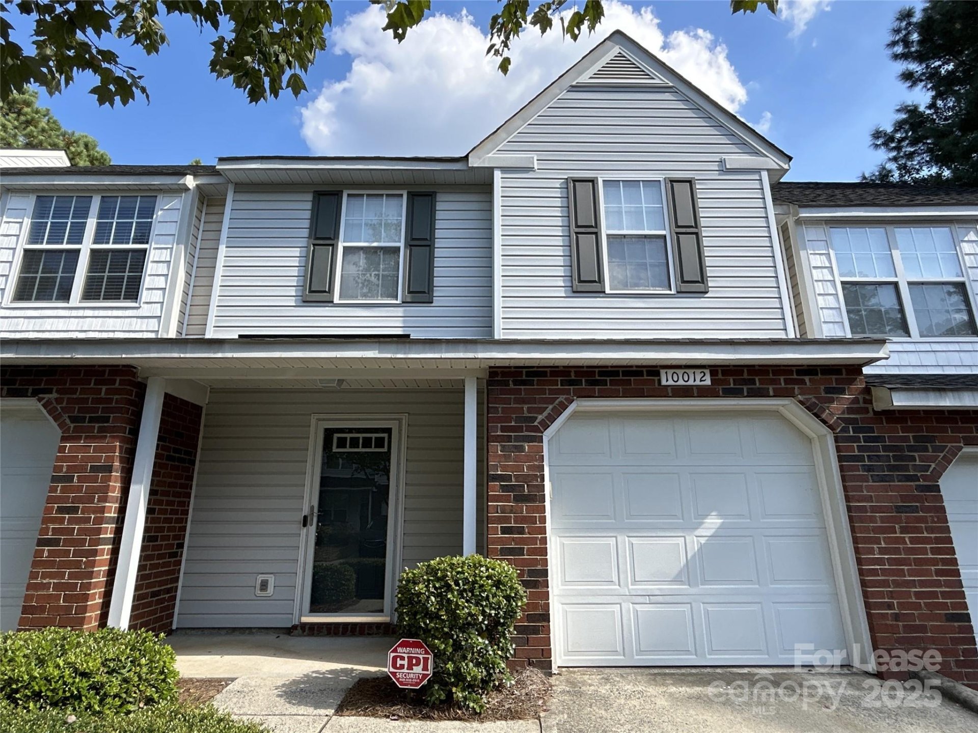 Property image 1 at 10012 University Park Lane, Charlotte, NC 28213