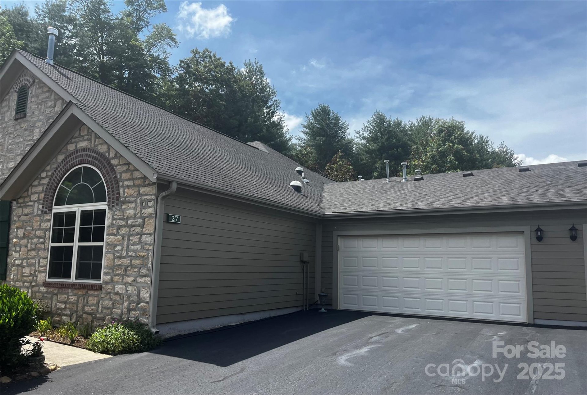 Property image 1 at 27 Outlook Circle, Swannanoa, NC 28778