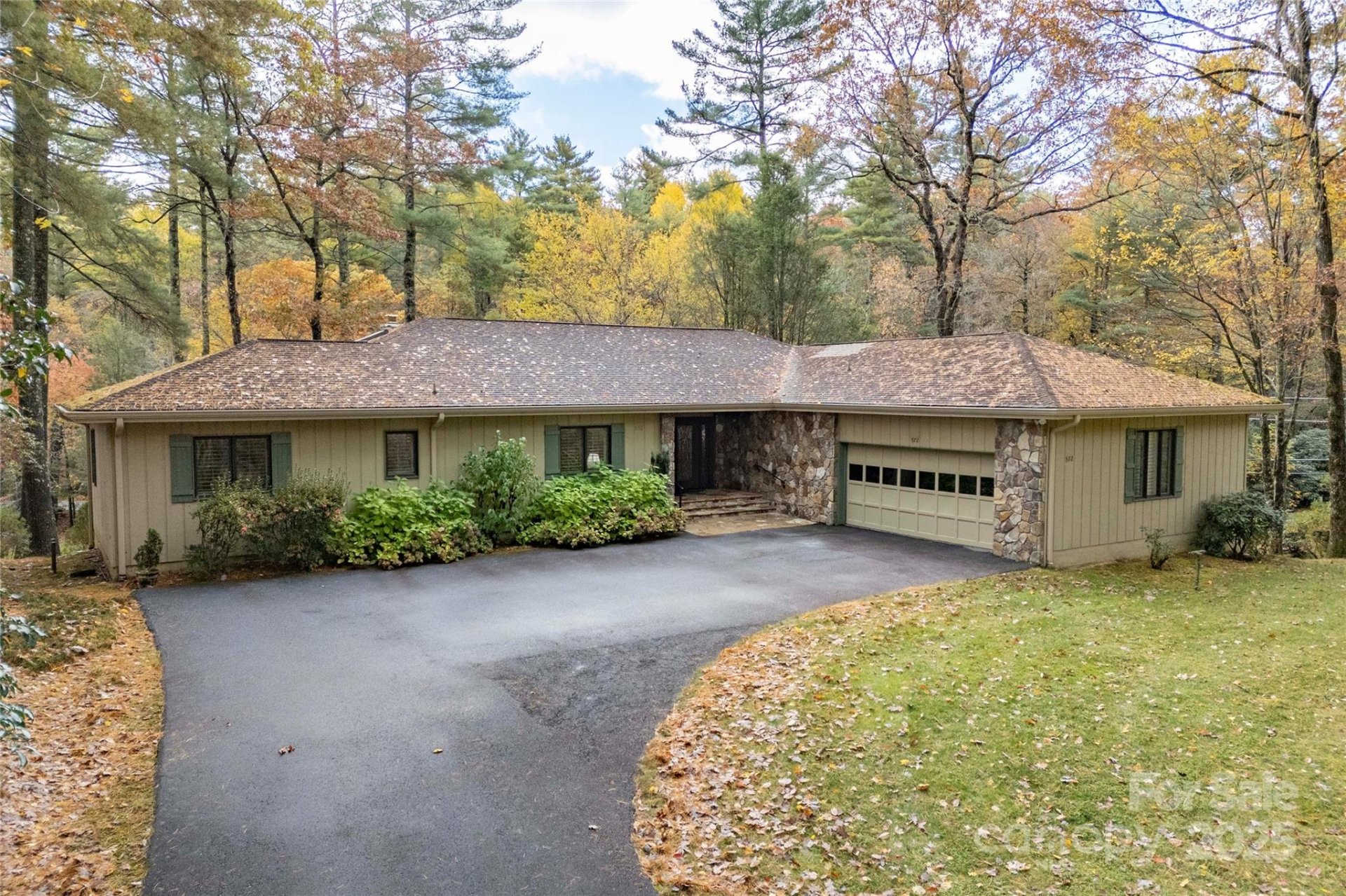 572 N East Shore Drive, Lake Toxaway