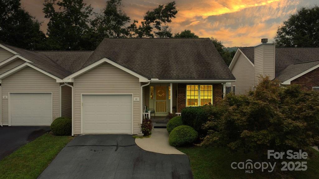 Property image 1 at 22 S Woodridge View Court, Hendersonville, NC 28791