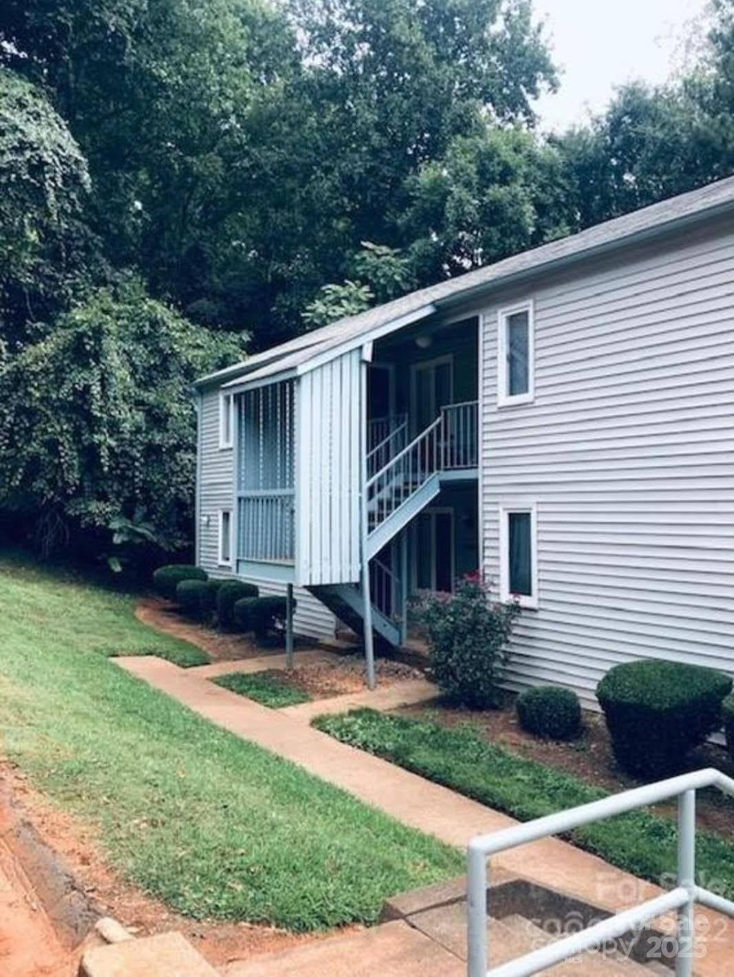 Sharon Lakes, Charlotte community