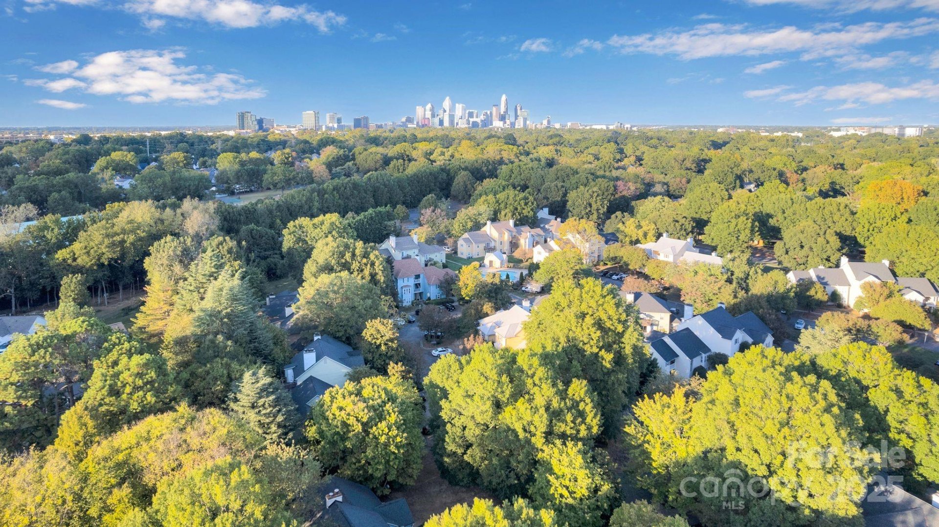 Hunters Run, Charlotte community