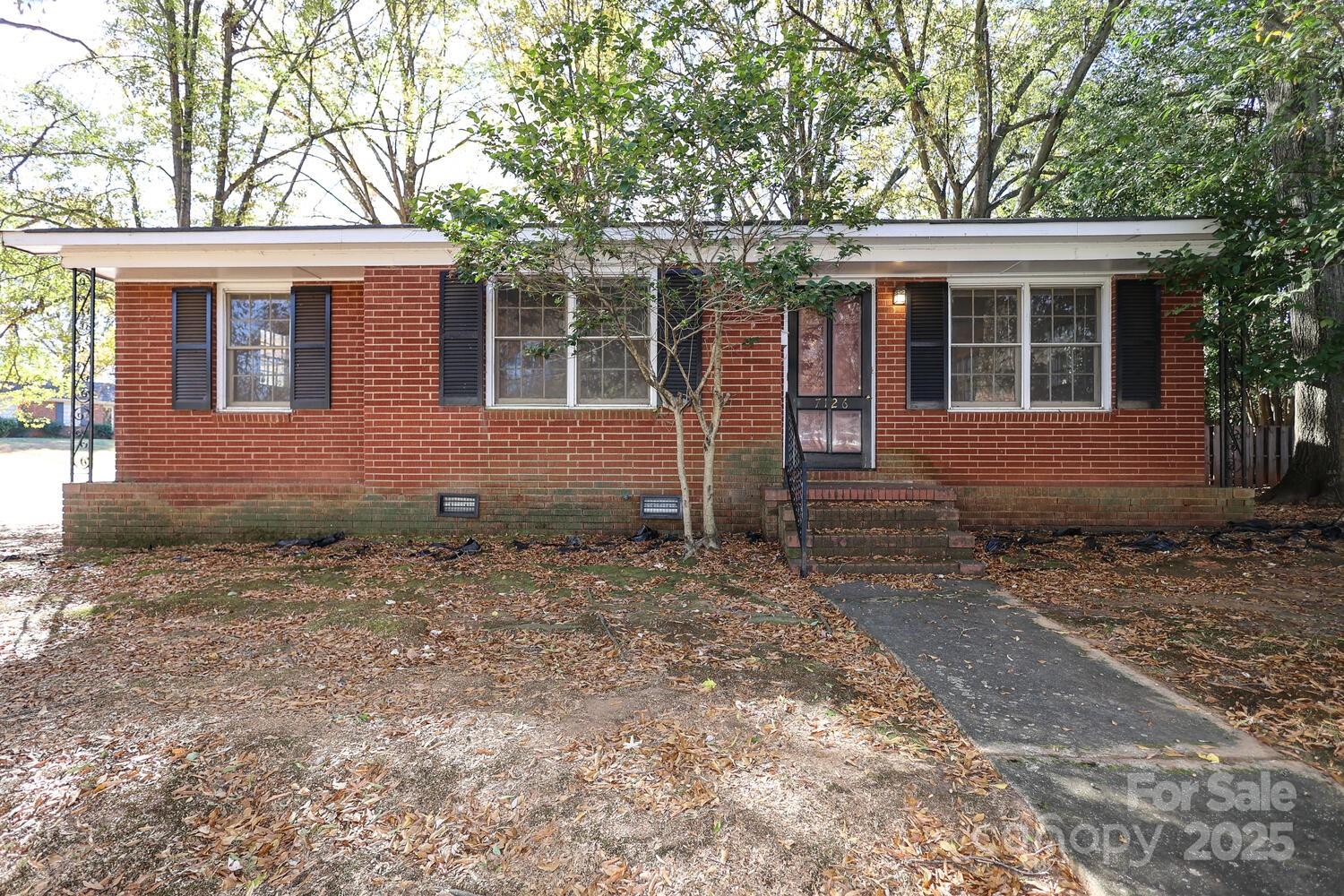 Property image 1 at 7126 Woodstream Drive, Charlotte, NC 28210