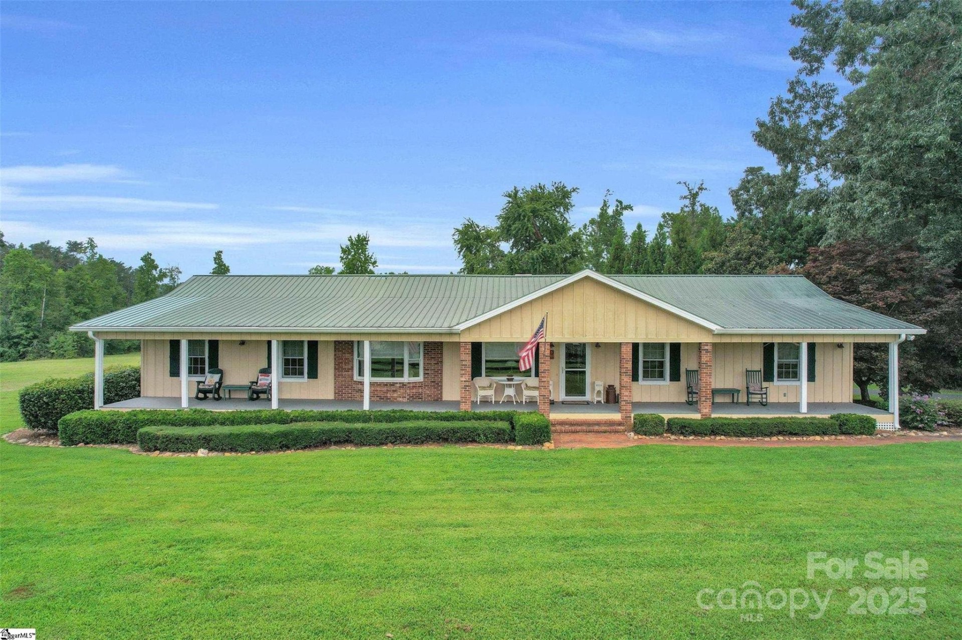 Property image 1 at 10065 New Cut Road, Campobello, SC 29322