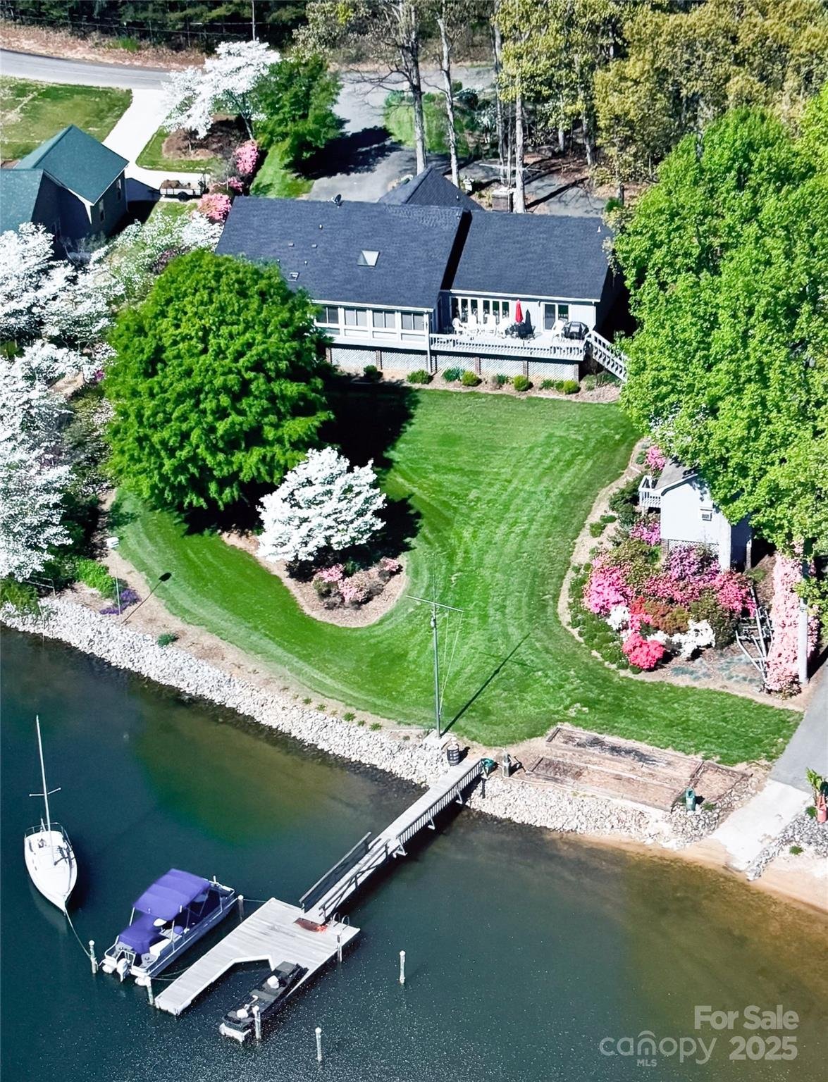 214 Lakeview Shores Loop