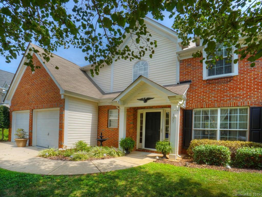 127 Meandering Way Lane