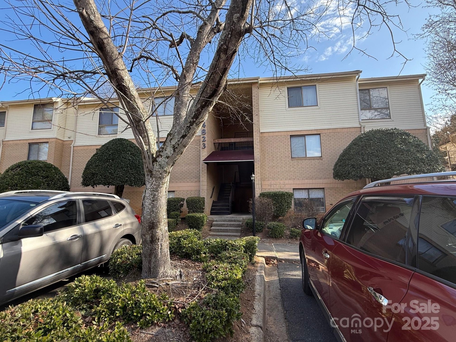 4823 Spring Lake Drive