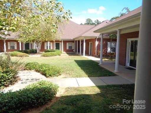 Somerset Springs, Charlotte community