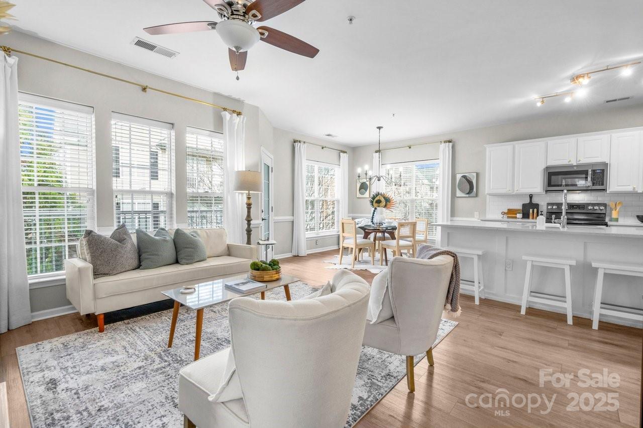 Southpark Corners, Charlotte community