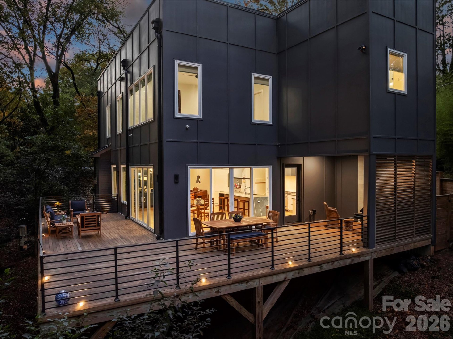 Stonehaven, Charlotte community