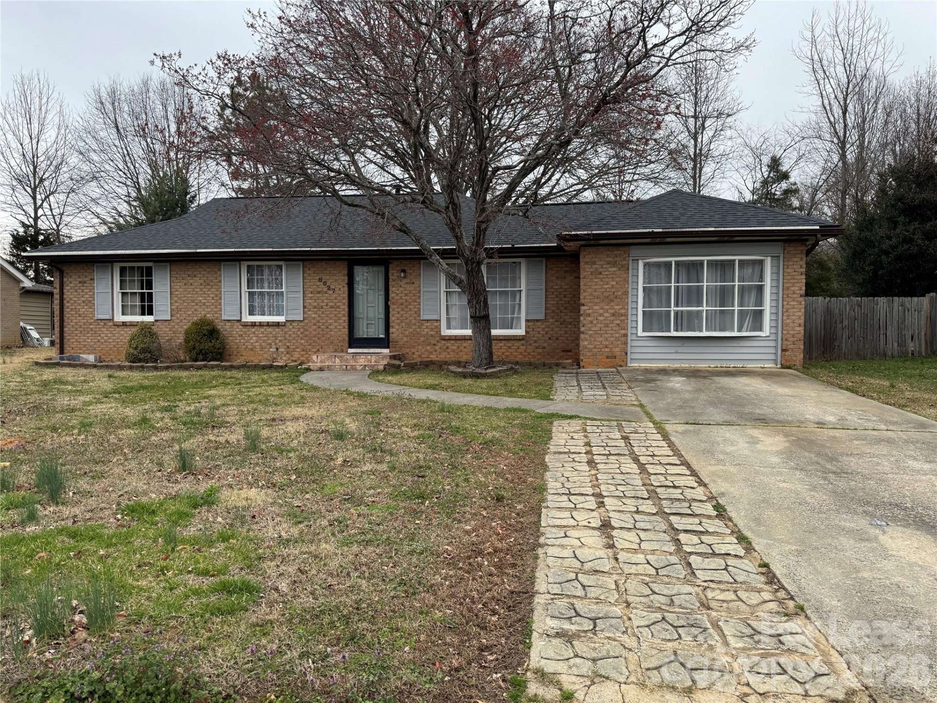 8027 Country Oaks Road