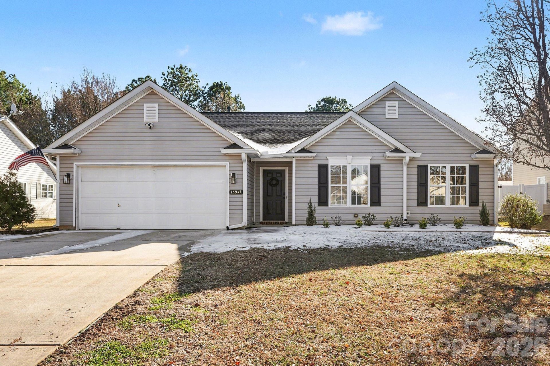 River Oaks, Charlotte community