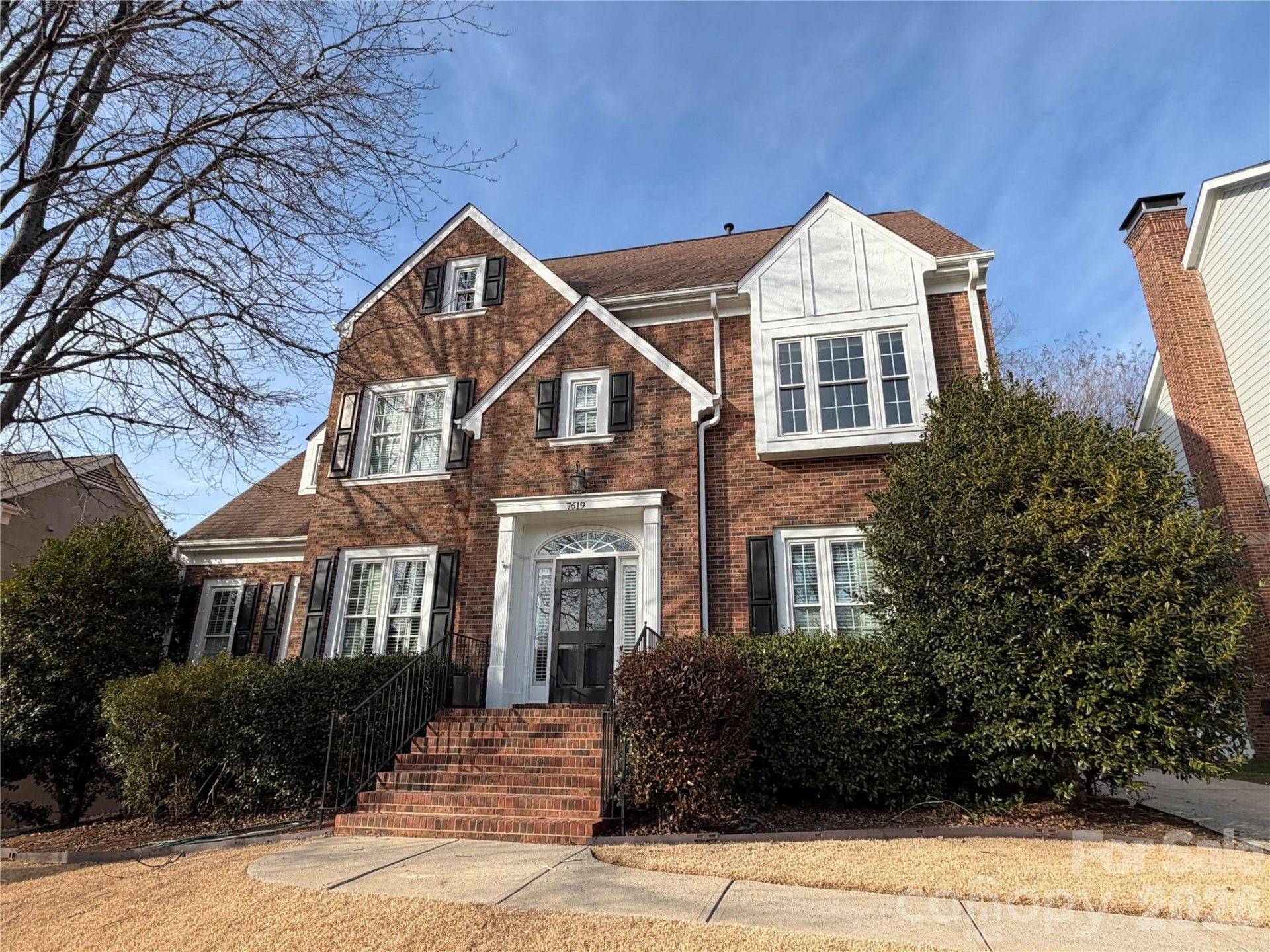 Beverly Crest, Charlotte community