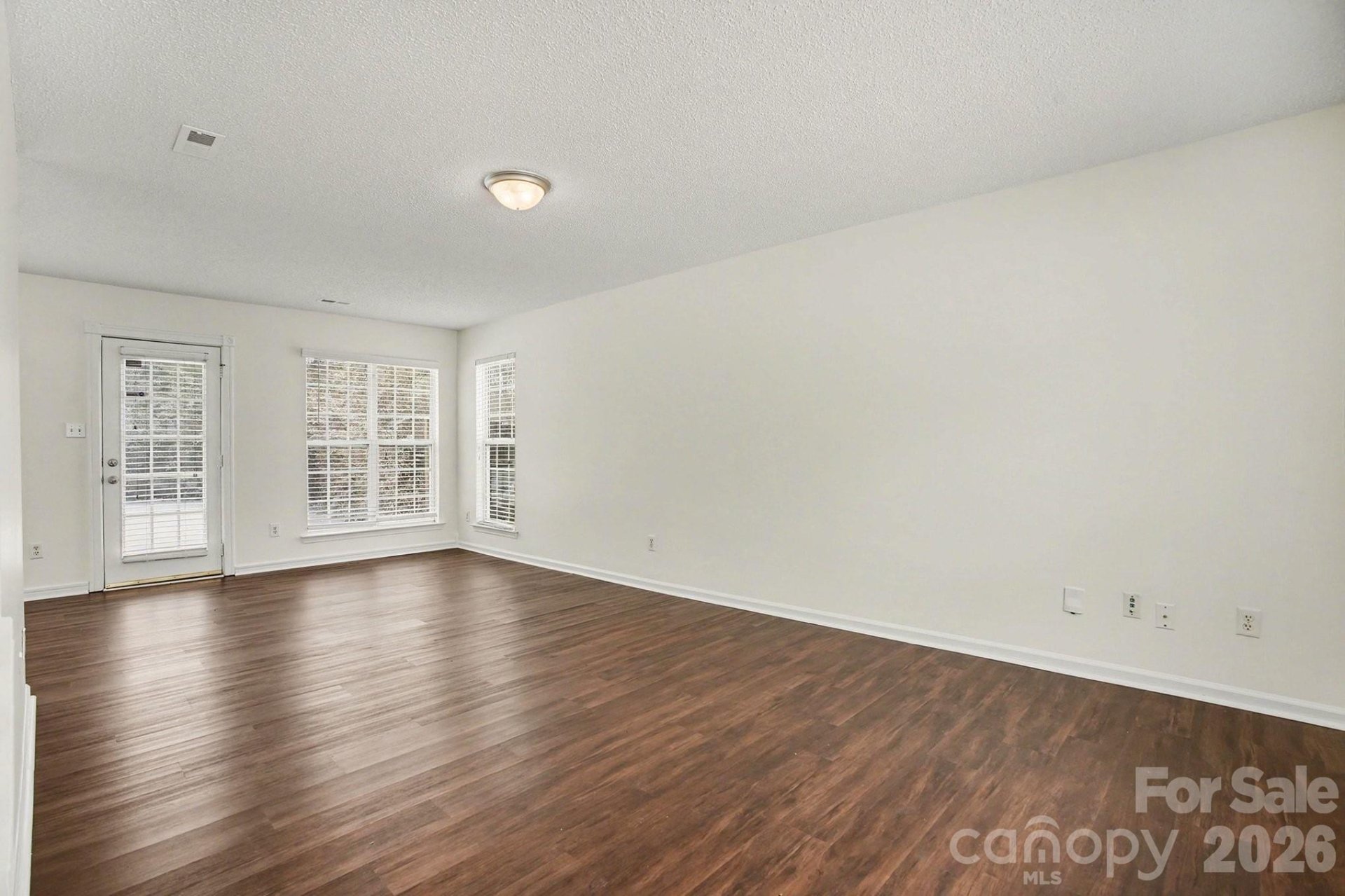 Woodland Farm, Charlotte community